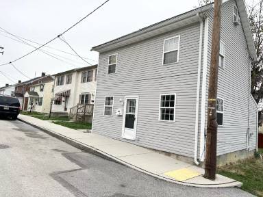 Main picture of 556 Locust St