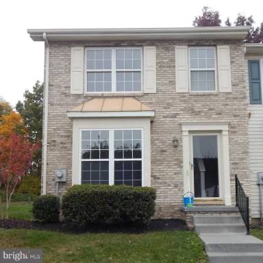 Main picture of 301 Sutton Ct