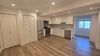Main picture of 1649 La Salle Ave