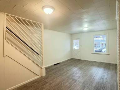 Main picture of 834 4th St