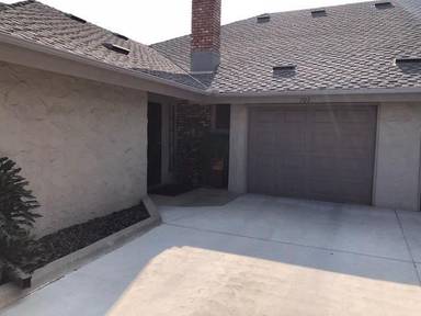 Main picture of 315 E Nees Ave