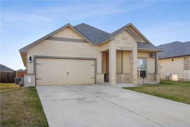 Main picture of 5219 Montague Loop