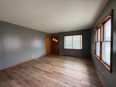 Main picture of 2051 N Main St
