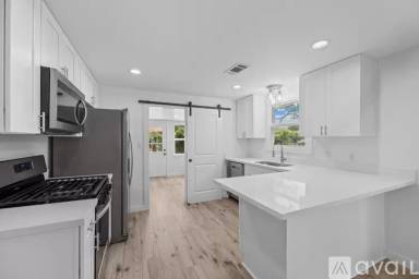 Main picture of 2109 James St