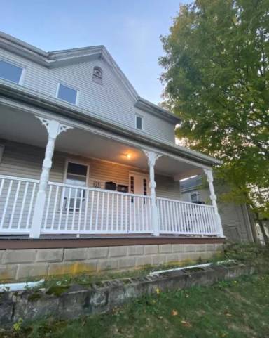 Main picture of 369 Whiting Ave