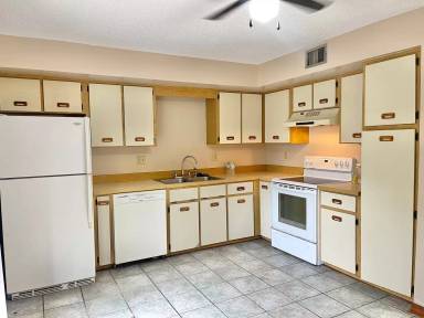 Main picture of 2085 Oak Meadow Cir