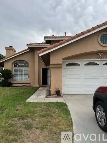 Main picture of 5543 N Magnolia Dr