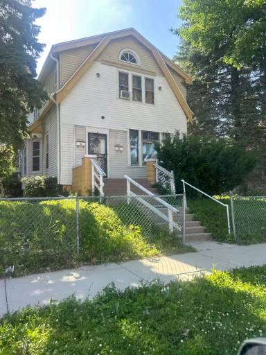 Main picture of 2827A N 23rd St
