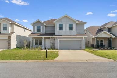 Main picture of 803 N Peoria Ct