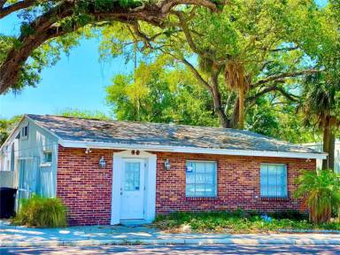 Main picture of 714 N Fort Harrison Ave