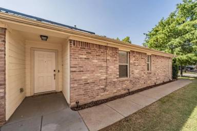 Main picture of 8932 Sunny Hollow Dr