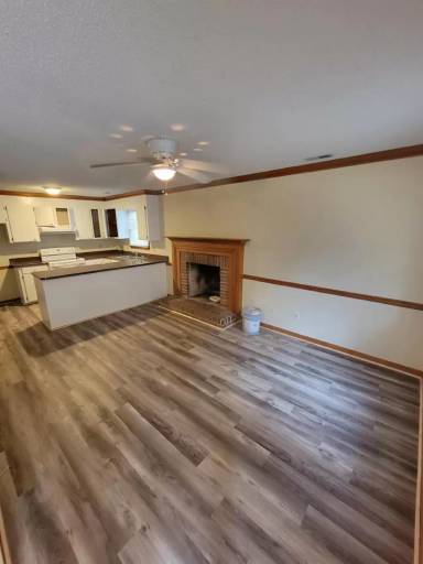 Main picture of 19 Crescent Ln