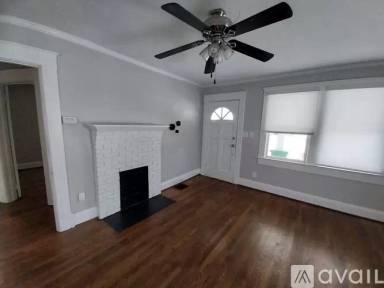 Main picture of 2255 Dauphine St