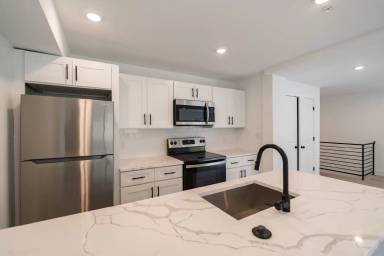 Main picture of 34 N 40th St