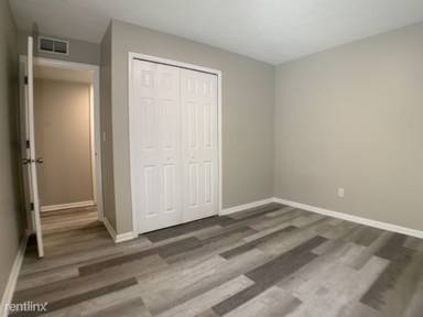 Main picture of 984 Clark Rd