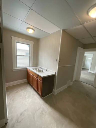 Main picture of 1004 West Ave