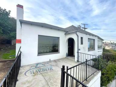 Main picture of 3225 S Peck Ave