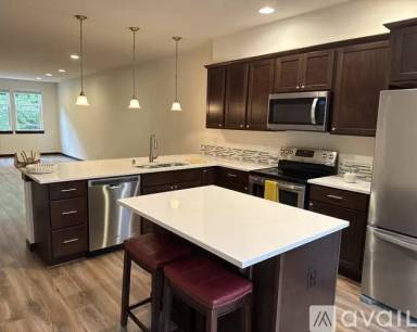 Main picture of 7162 Shinkle Pl SW