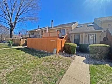 Main picture of 10903 Gillette St