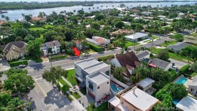 Main picture of 4201 Washington Rd