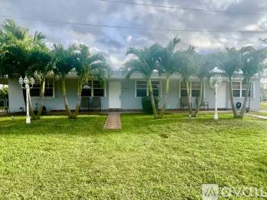 Main picture of 403 SW 78th Pl