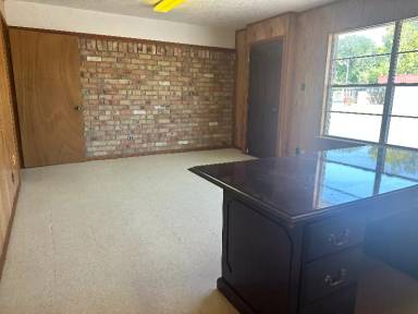 Main picture of 125 W Monroe St