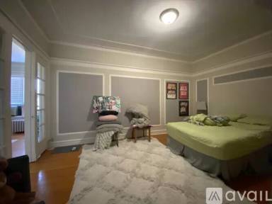Main picture of 801-13 W Cornelia Ave
