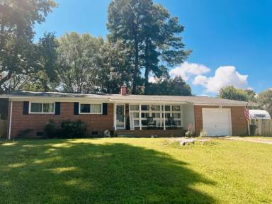 Main picture of 3705 Marilyn Ln