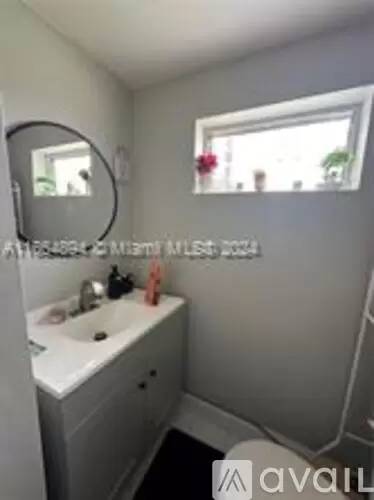 Main picture of 6060 NW 7th St