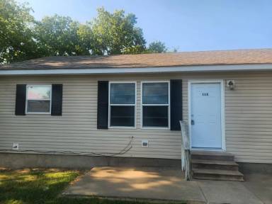 Main picture of 114 N Wildhorse St