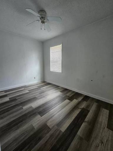 Main picture of 400 Long St