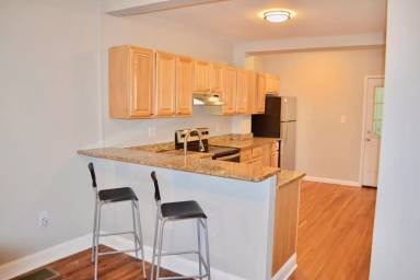 Main picture of 1942 S Lambert St