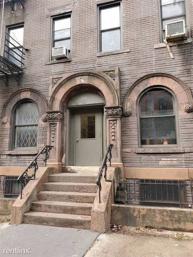 Main picture of 297 Barrow St