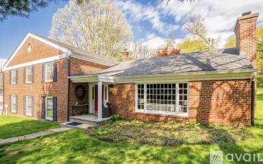 Main picture of 187 Hillcrest Ave