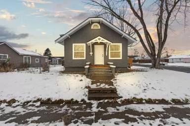 Main picture of 902 Emma St