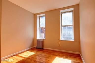 Main picture of 543 E 5th St