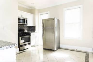 Main picture of 71 W Walnut Park