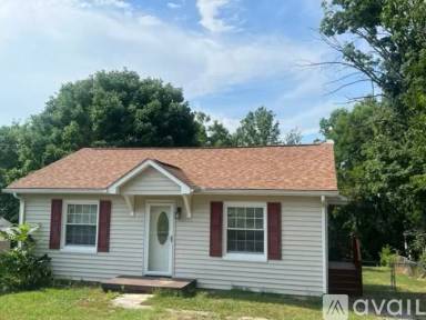 Main picture of 2101 W Gilbert Ln