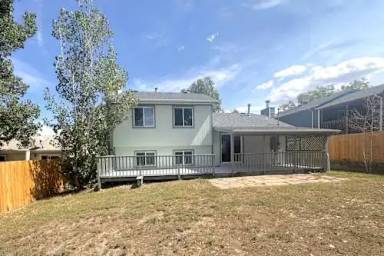 Main picture of 227 Poppy St