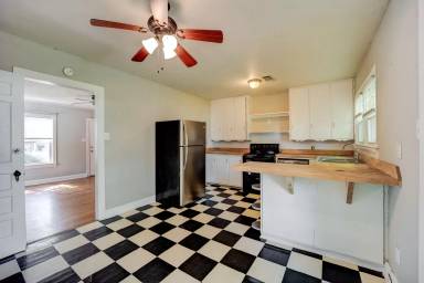 Main picture of 604 N 32nd St