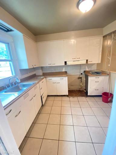 Main picture of 372 6th Ave W
