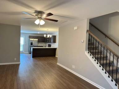 Main picture of 118 Davis Ridge Ln