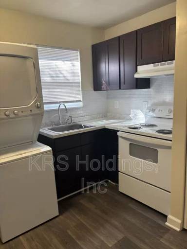 Main picture of 1706 Carlisle Ave
