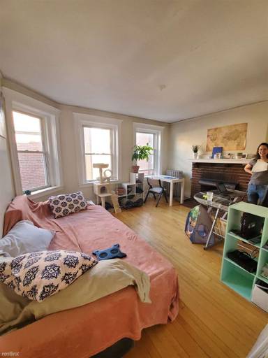 Main picture of 5 Craigie Cir