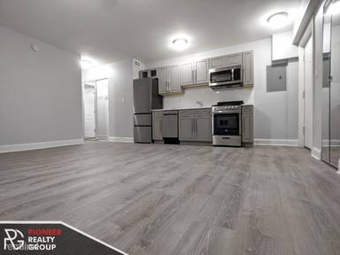 Main picture of 7710 N Sheridan Rd
