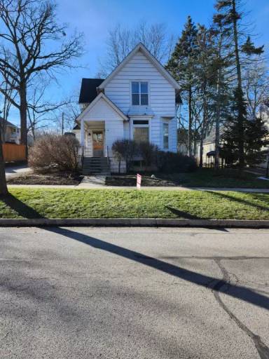 Main picture of 115 N 5th St