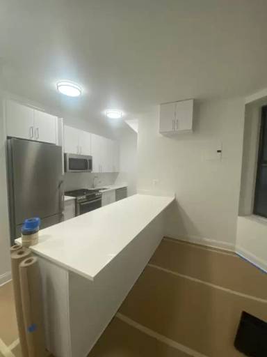 Main picture of 200 W 58th St