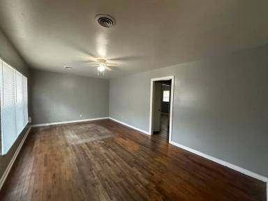 Main picture of 1203 Tampa Dr
