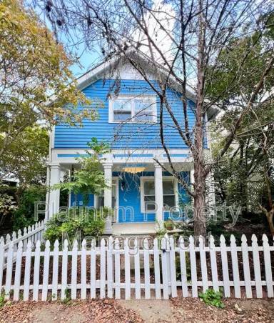 Main picture of 318 Glenwood Ave SE