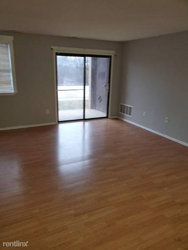 Main picture of 300 Broadway